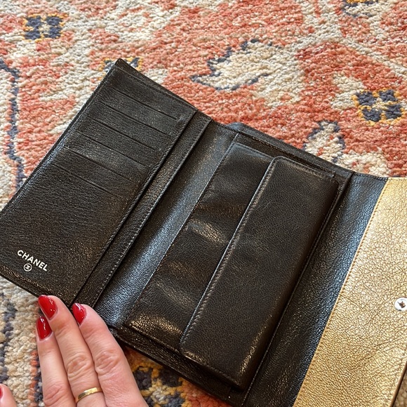 Chanel Wallet - Picture 4 of 16